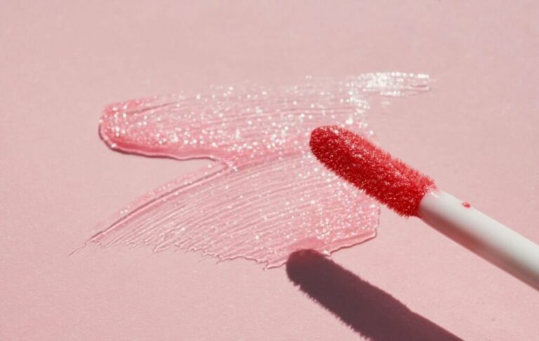 lip-gloss