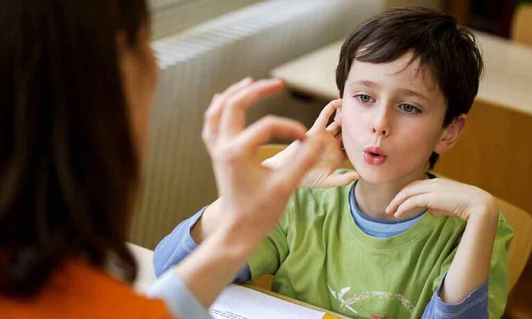 استرس و گوشی هوشمند، ۲ عامل پنهان در تاخیر گفتار کودکان