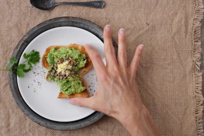 خطرات یک رژیم غذایی؛ از سنگ کیسه صفرا تا بیماری قلبی